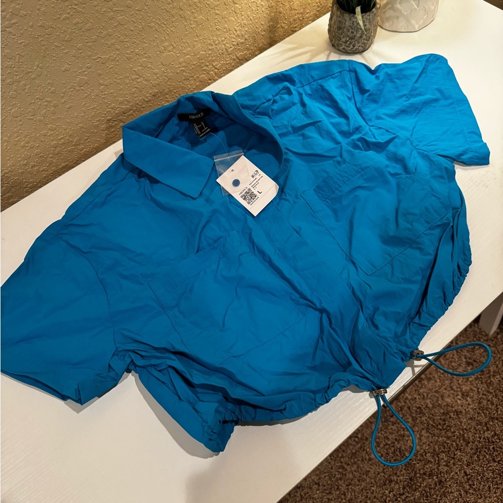 Forever 21 blue crop top